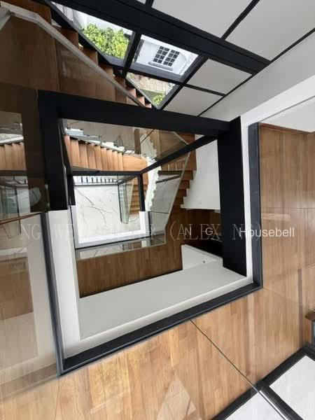 Unblock, Huge Land, Brand New 2.5sty + Basement, Good Layout, Park 2-3 Cars, Accessible, S$ 5,680,000 (可协商价格), 4,684 sqft, 有地 - Terraced House