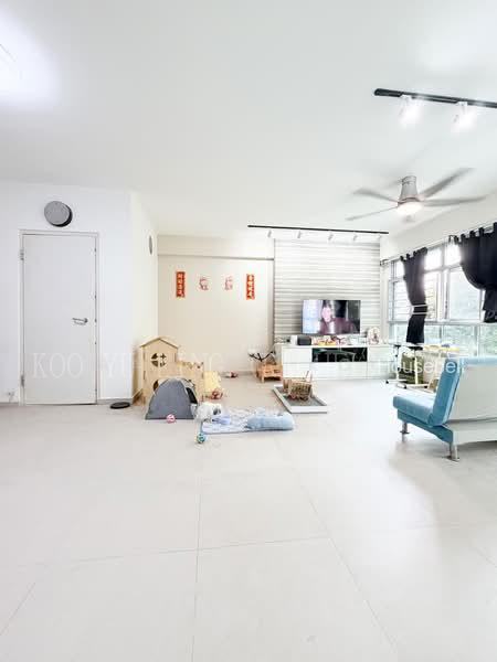 166A Yung Kuang Court, S$ 698,000, 1,216 sqft, 组屋 - 5 A