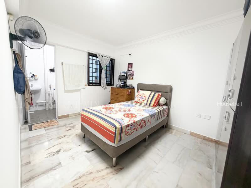 352 Hougang Avenue 7(4)