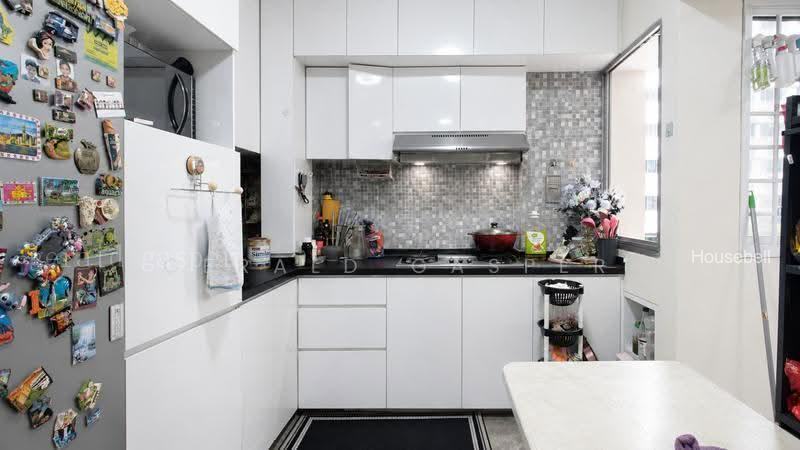 879 Woodlands Street 82(4)