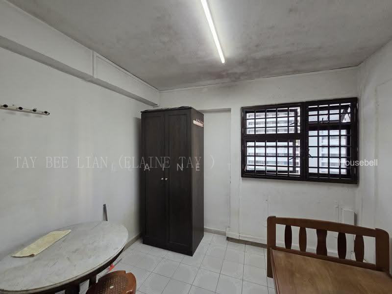 17 Marine Terrace, S$ 850 /月, 组屋 - 4 STD