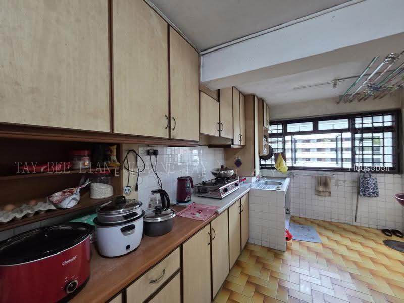 17 Marine Terrace, S$ 850 /月, 组屋 - 4 STD