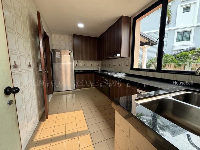 Corner Terrace Land size 3644 built-in 3154 6 Bedrooms & 5 Baths, S$ 7,980 (最低价格) /月, 3,154 sqft, 有地 - Corner Terrace
