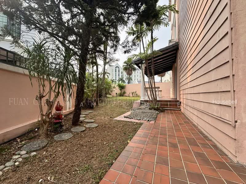 Corner Terrace Land size 3644 built-in 3154 6 Bedrooms & 5 Baths(2)
