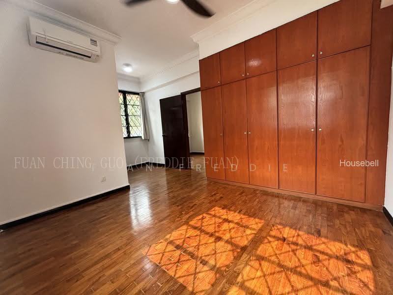Corner Terrace Land size 3644 built-in 3154 6 Bedrooms & 5 Baths, S$ 7,980 (最低价格) /月, 3,154 sqft, 有地 - Corner Terrace