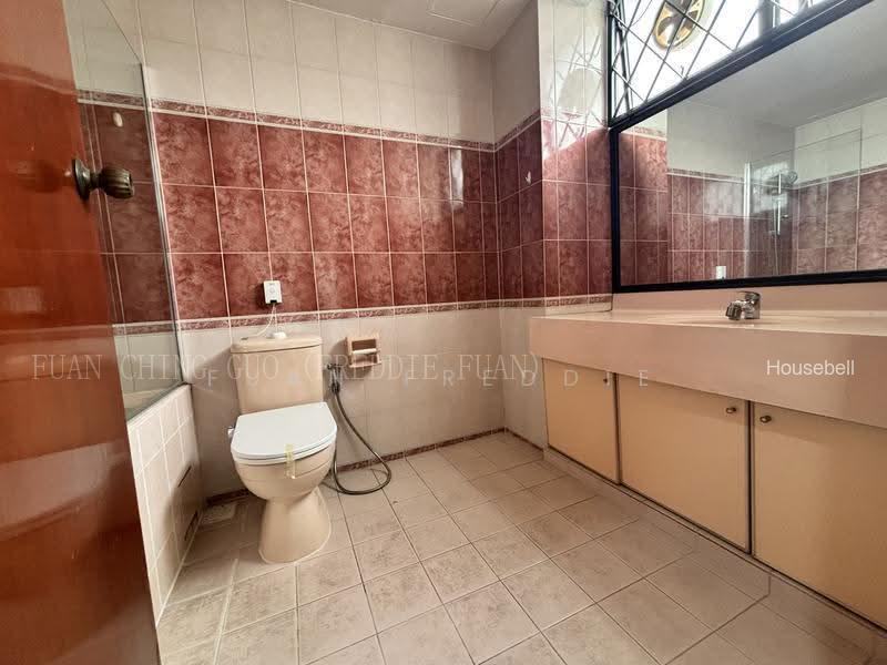 Corner Terrace Land size 3644 built-in 3154 6 Bedrooms & 5 Baths, S$ 7,980 (最低价格) /月, 3,154 sqft, 有地 - Corner Terrace