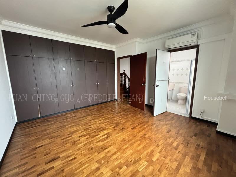 Corner Terrace Land size 3644 built-in 3154 6 Bedrooms & 5 Baths, S$ 7,980 (最低价格) /月, 3,154 sqft, 有地 - Corner Terrace