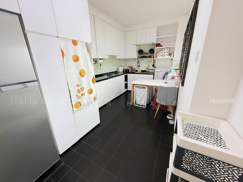 653B Jurong West Street 61, S$ 5,000 (可协商价格) /月, 1,184 sqft, 组屋 - 5 A