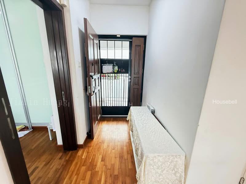 653B Jurong West Street 61, S$ 5,000 (可协商价格) /月, 1,184 sqft, 组屋 - 5 A