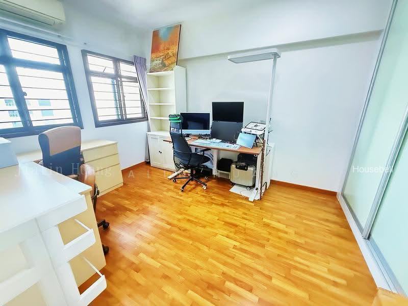 653B Jurong West Street 61(5)