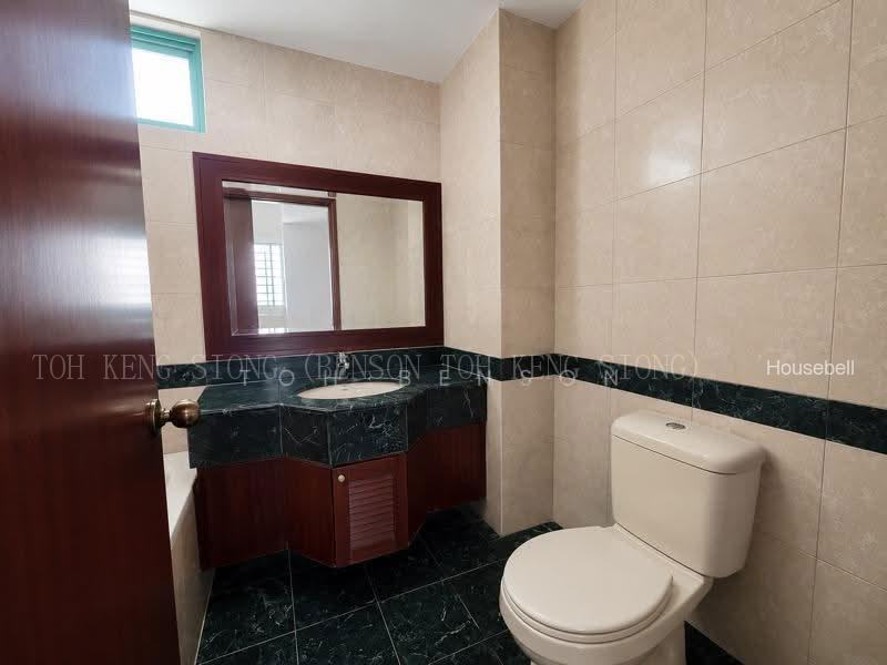 新加坡Hazel Park Condo 2卧-3卫公寓购买，94 平方米，1900000新币 - Housebell