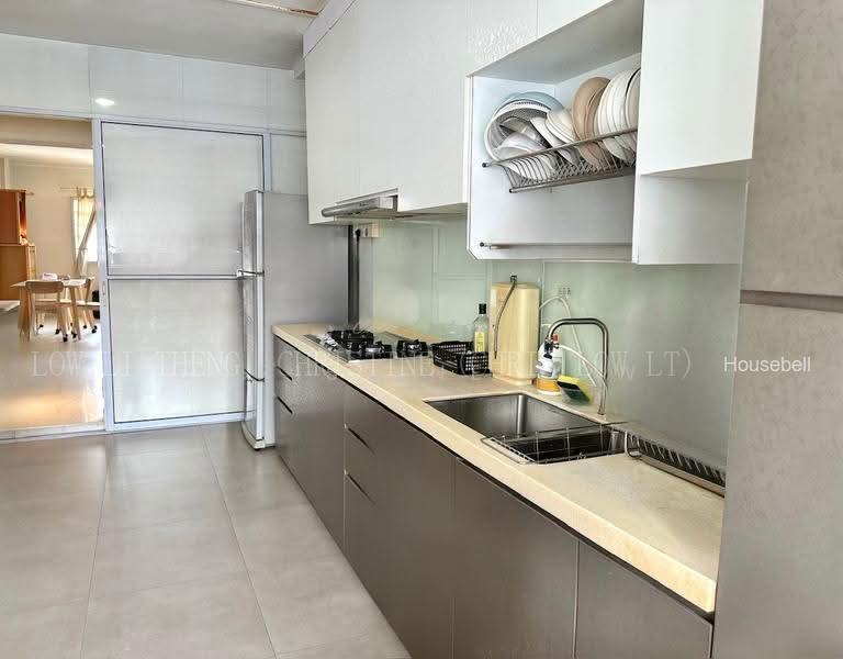304 Jurong East Street 32