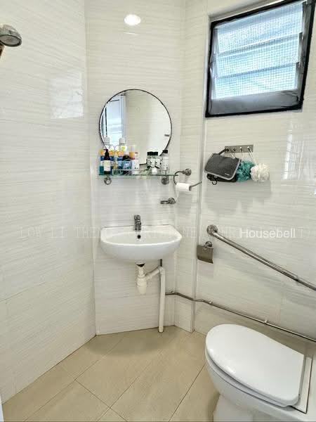 304 Jurong East Street 32, S$ 558,000, 1,012 sqft, 组屋 - 4 NG