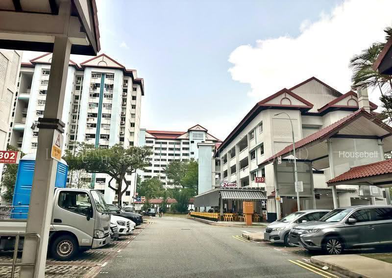 304 Jurong East Street 32, S$ 558,000, 1,012 sqft, 组屋 - 4 NG