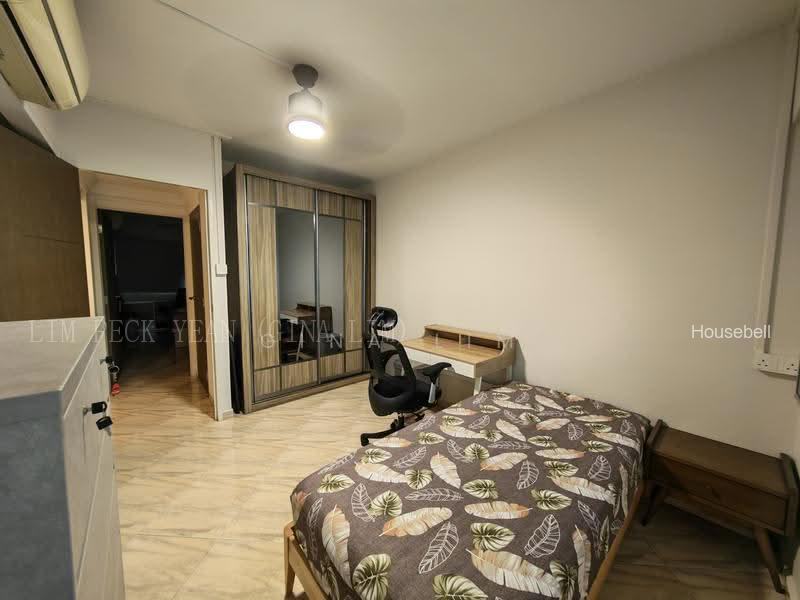30A Holland Close