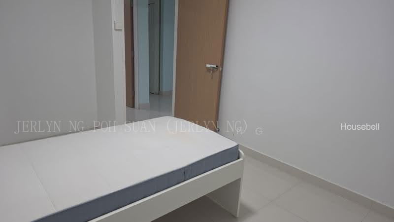 602 Ang Mo Kio Avenue 5, S$ 800 /mo, HDB - 3 NG
