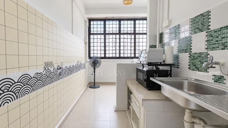 6 Beach Road, S$ 325,000, 452 sqft, HDB - 2 STD