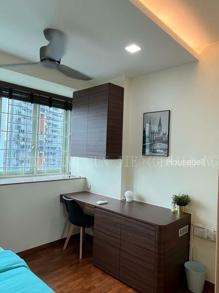 Queens, S$ 1,600 /月, 公寓 - Condominium