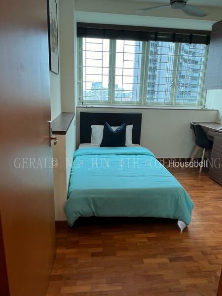 Queens, S$ 1,600 /月, 公寓 - Condominium