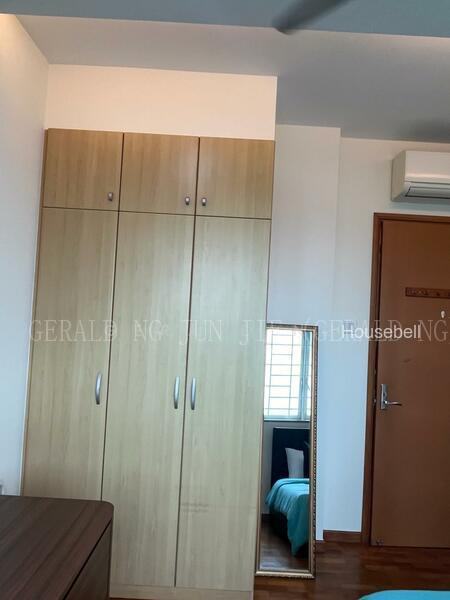 Queens, S$ 1,600 /月, 公寓 - Condominium