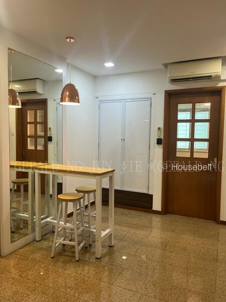 Queens, S$ 1,600 /月, 公寓 - Condominium