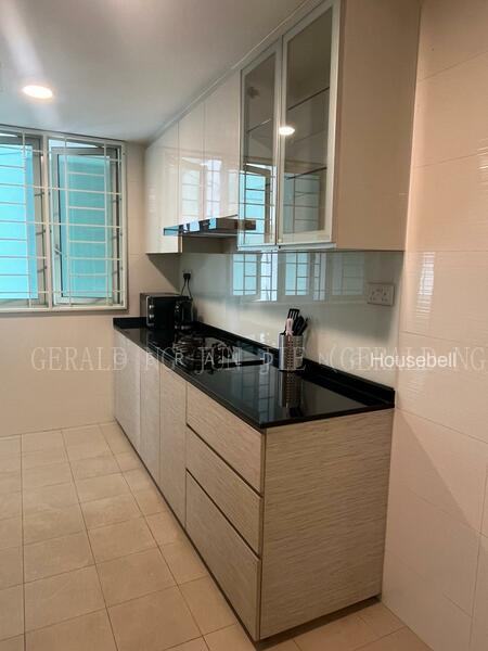 Queens, S$ 1,600 /月, 公寓 - Condominium