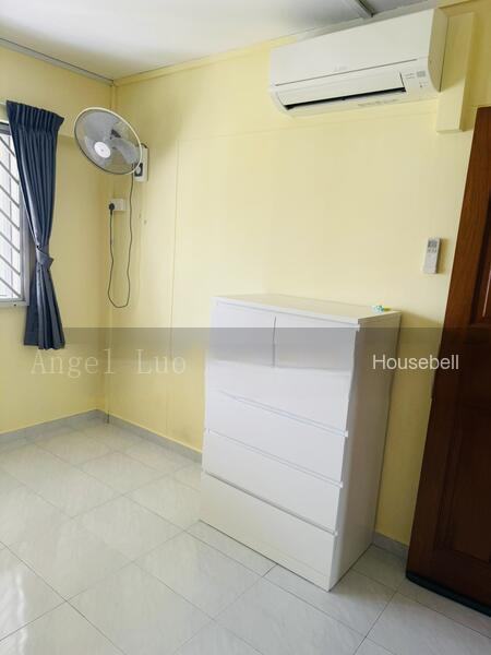 942 Tampines Avenue 5