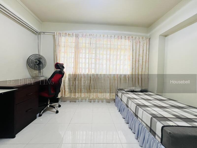 81 Strathmore Avenue, S$ 950 (Negotiable) /mo, HDB - 5 S