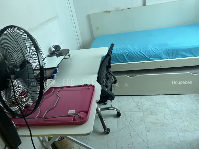 277 Yishun Street 22, S$ 700 (可协商价格) /月, 80 sqft, 组屋 - Executive Maisonette
