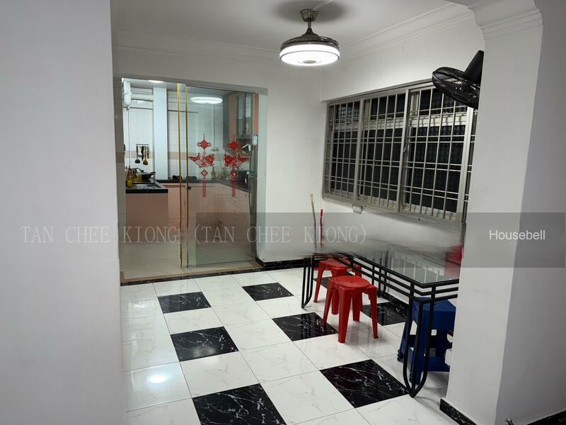 854 Jurong West Street 81