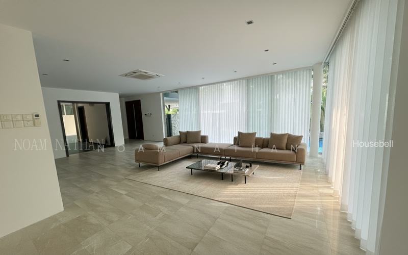 Renovated Bungalow at Coronation Rd W with a Pool