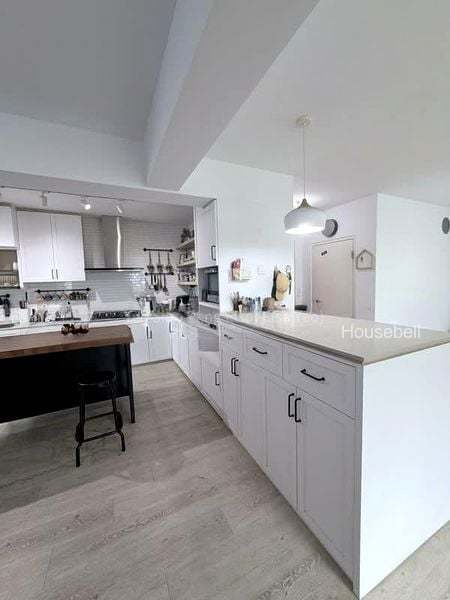 182B Woodlands Street 13, S$ 798,999, 1,216 sqft, HDB - 5 I