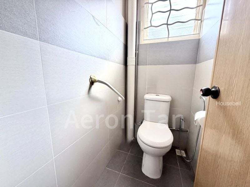 Hillview Estate, S$ 6,000 /mo, 2,300 sqft, Landed - Terraced House