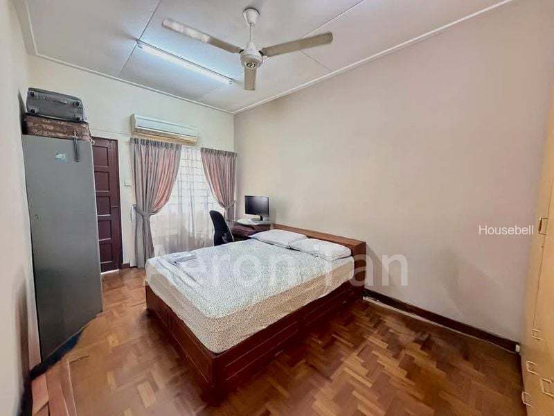 Hillview Estate, S$ 6,000 /mo, 2,300 sqft, Landed - Terraced House