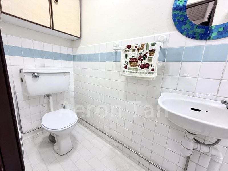 Hillview Estate, S$ 6,000 /mo, 2,300 sqft, Landed - Terraced House