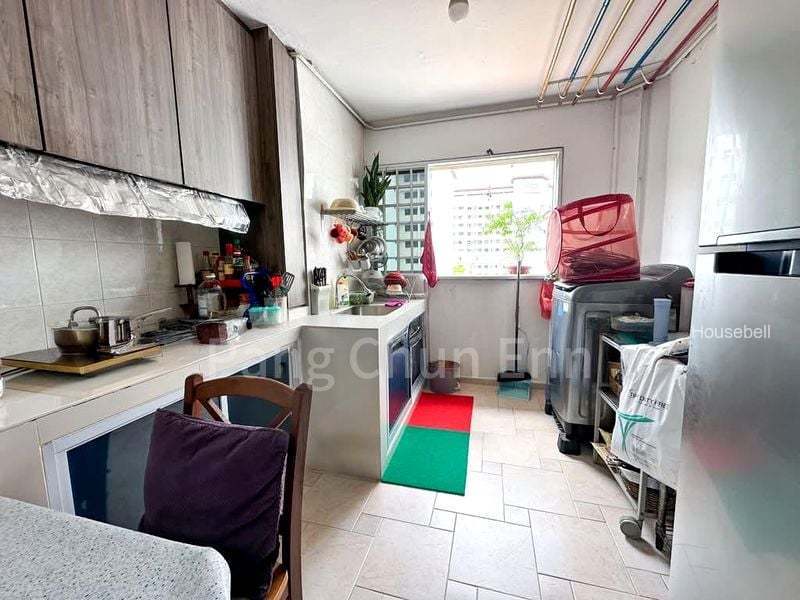 306 Jurong East Street 32(3)