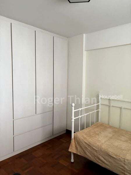 3 Room (3I) HDB for Rent in  4 Holland Close, S$ 3,800 /月, 700 sqft, 组屋 - 3 I