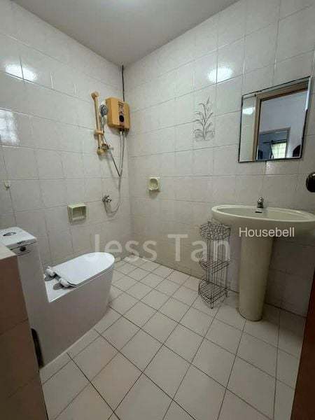 Avila Terrace, S$ 1,400 /月, 250 sqft, 有地 - Terraced House