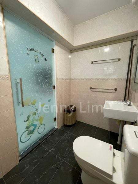 660D Jurong West Street 64(4)