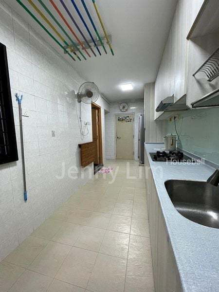 660D Jurong West Street 64(5)