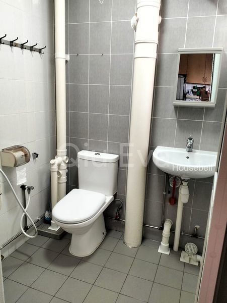 121 Mcnair Road, S$ 1,200 /月, 150 sqft, 组屋 - 4 Generic
