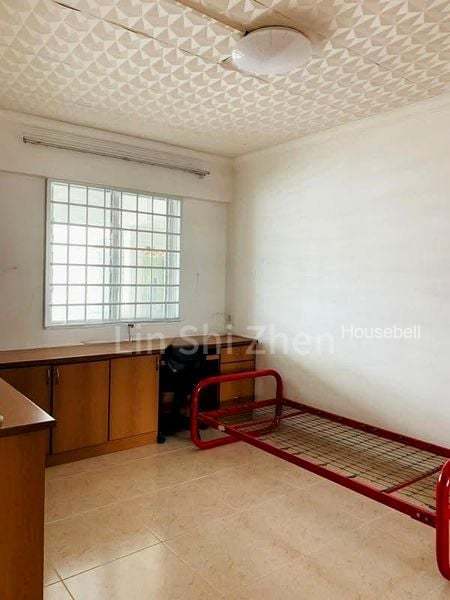 219 Serangoon Avenue 4(5)