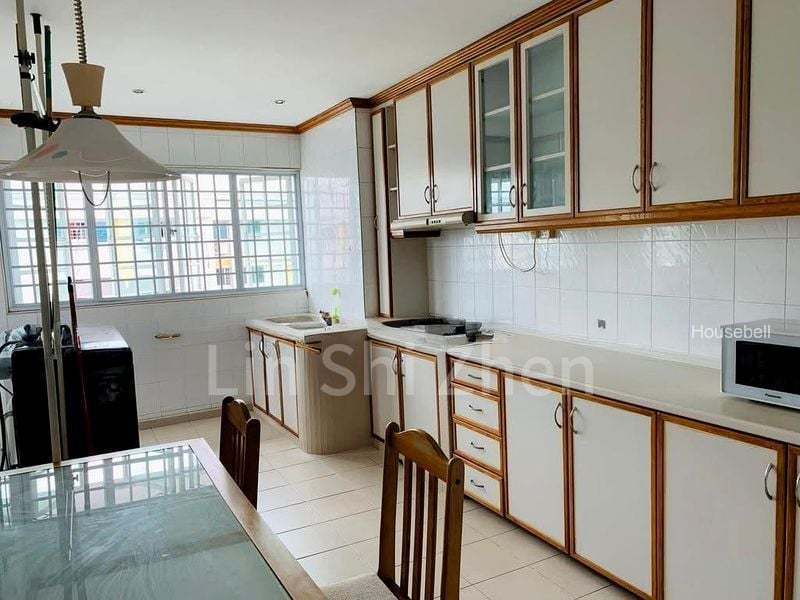 219 Serangoon Avenue 4(3)