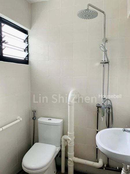 219 Serangoon Avenue 4(6)