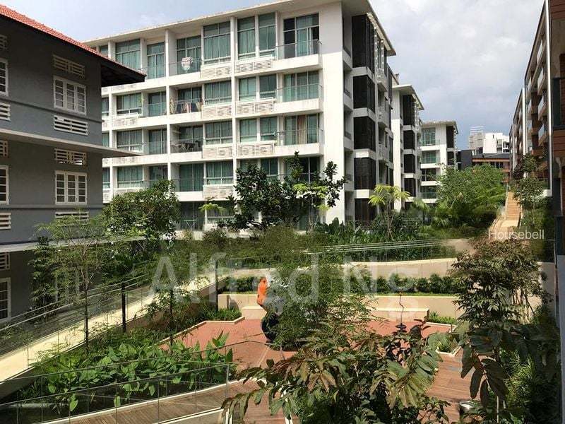 Sophia Hills(5)