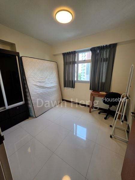 107A Canberra Street, S$ 800 /月, 120 sqft, 组屋 - 3 A