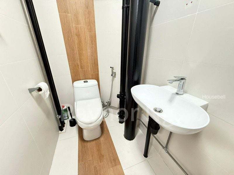 234 Jurong East Street 21, S$ 1,100 /mo, 193 sqft, HDB - 4 A