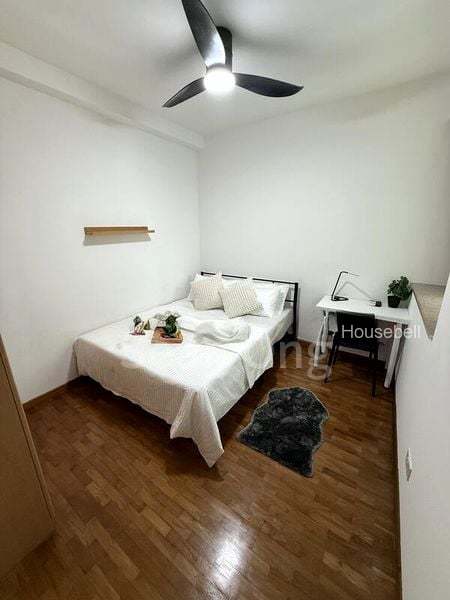 Queens, S$ 1,500 /月, 100 sqft, 公寓 - Condominium