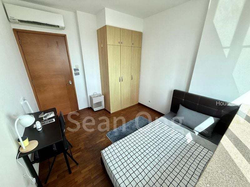 Queens, S$ 1,500 /月, 100 sqft, 公寓 - Condominium