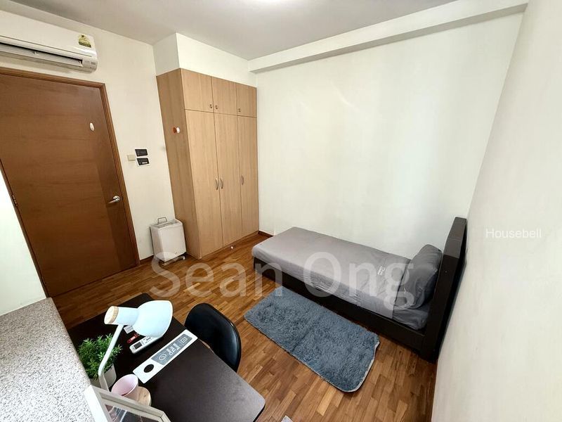 Queens, S$ 1,500 /月, 100 sqft, 公寓 - Condominium